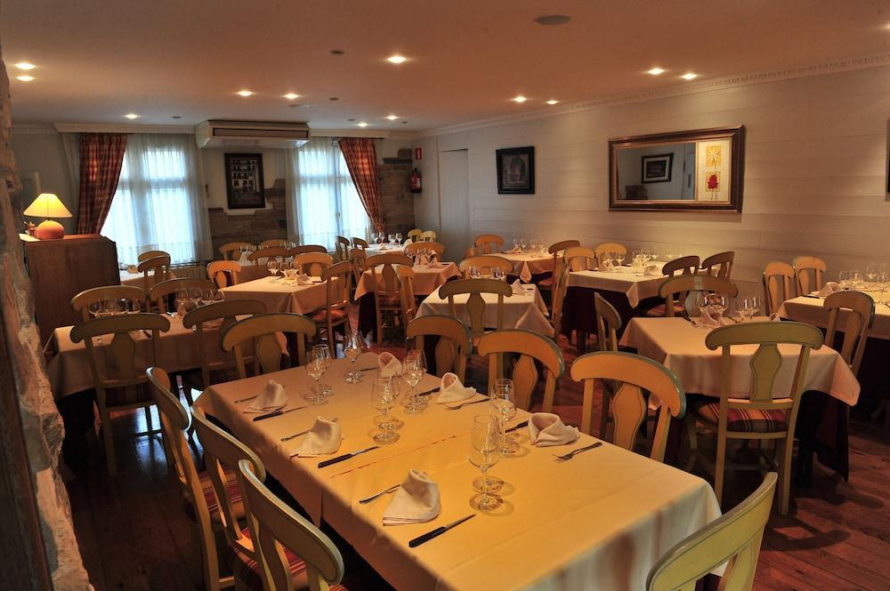 Hostal Lola Isaba Extérieur photo