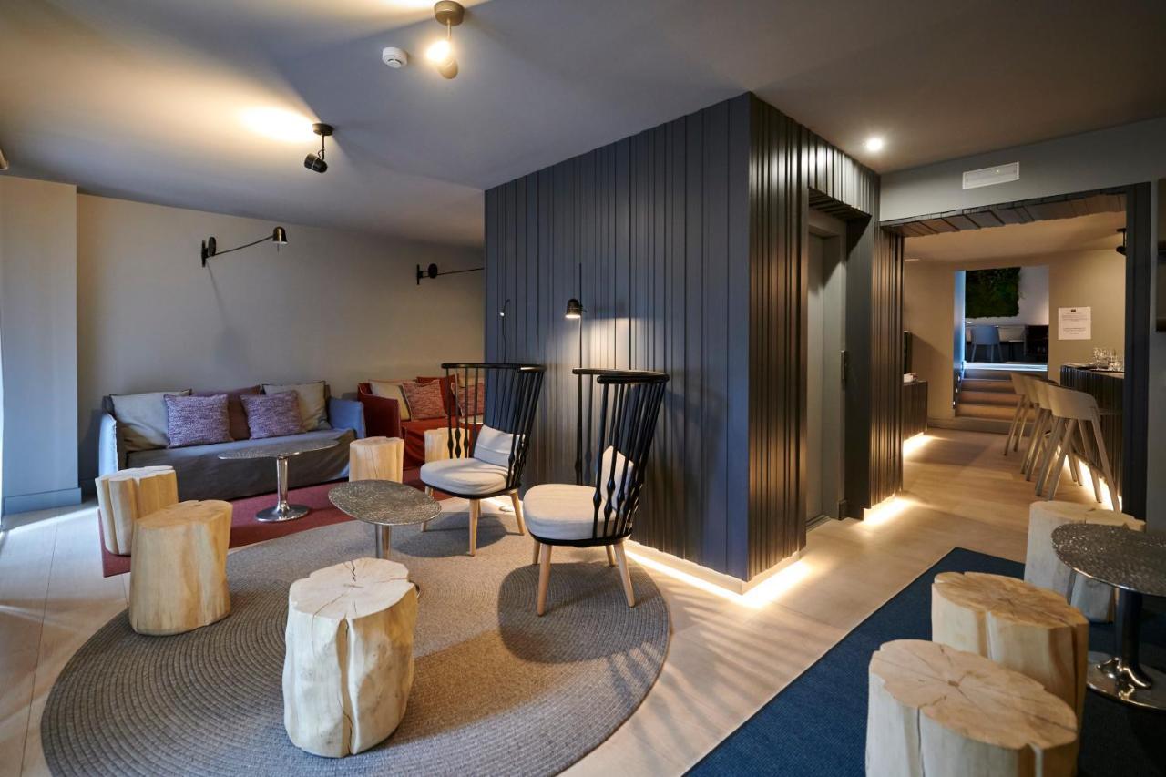 Hostal Lola Isaba Extérieur photo