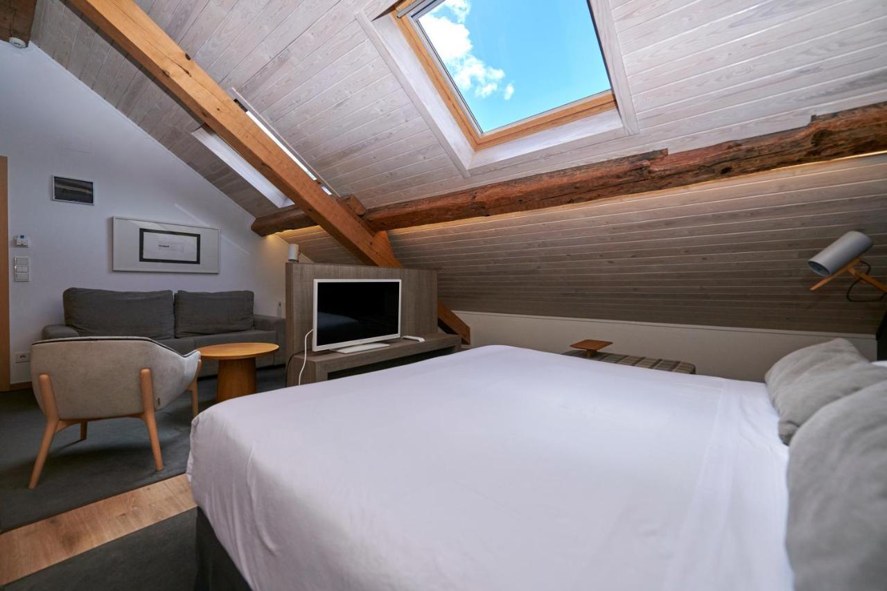 Hostal Lola Isaba Extérieur photo