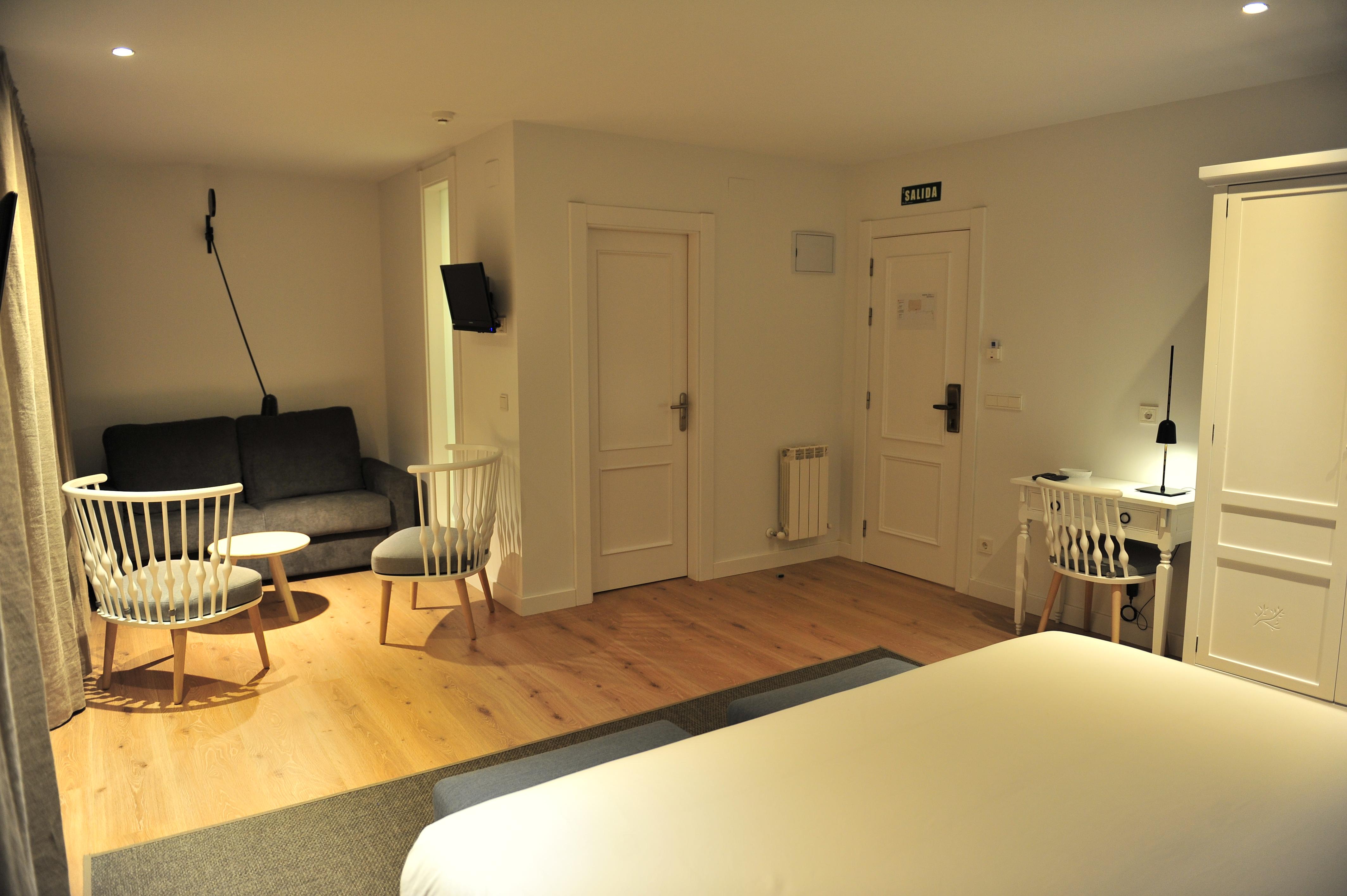Hostal Lola Isaba Extérieur photo