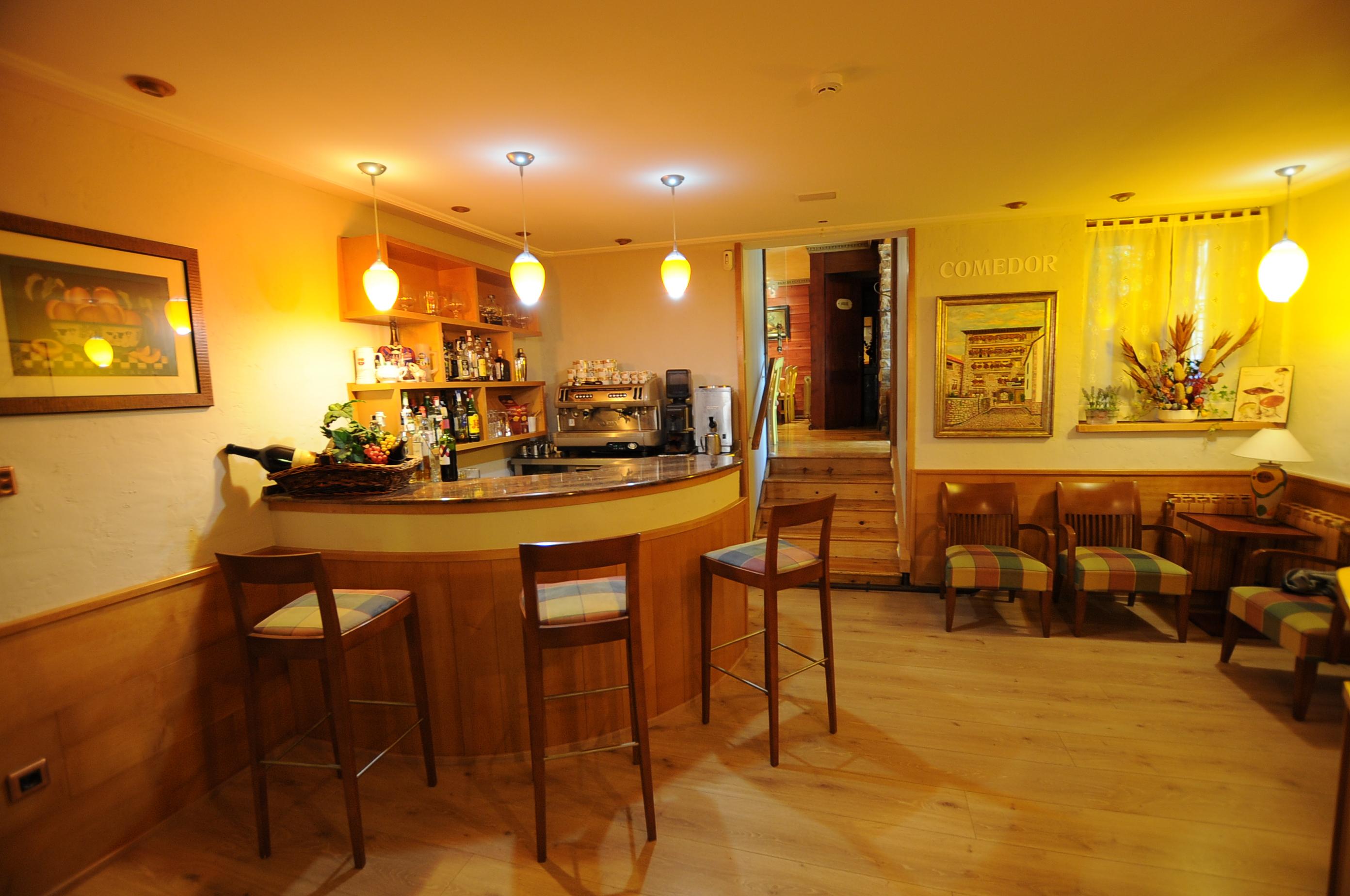 Hostal Lola Isaba Extérieur photo